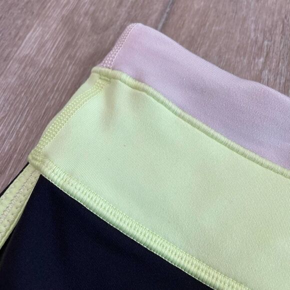 Lululemon Mid Rise Black Crop Leggings - Size: 6 - Picture 7 of 9